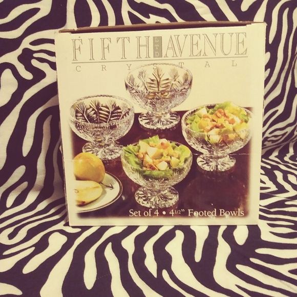 Fifth Avenue "Portico" Lead Crystal Foot Bowls - Picture 5 of 8